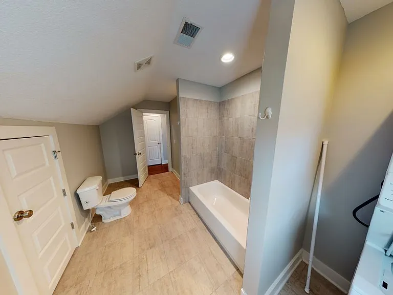 3726 Washington | Charming Updated Apartment — Photo 36