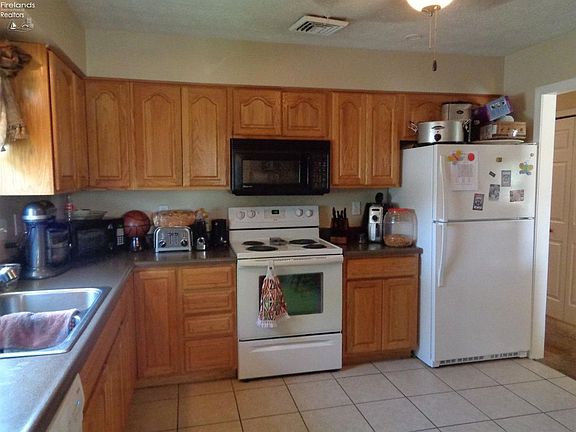 5th image of 402 Birchwood Dr
