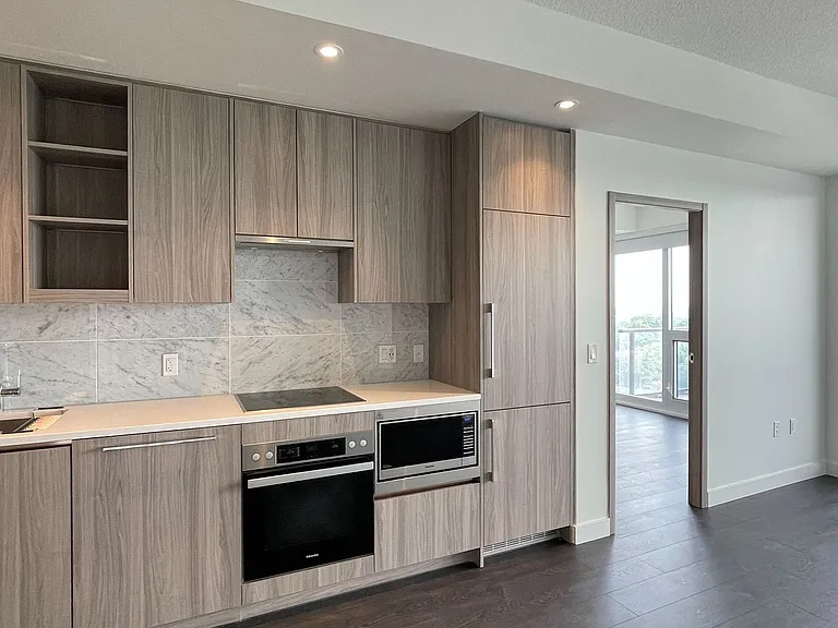 85 McMahon Dr #1203 — Photo 3