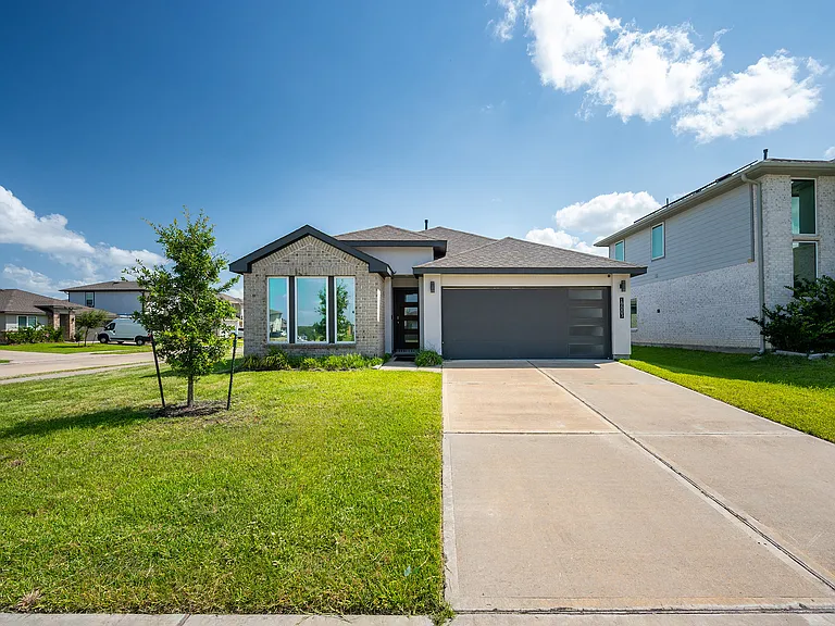 19003 Derrington Manor Ln — Photo 2