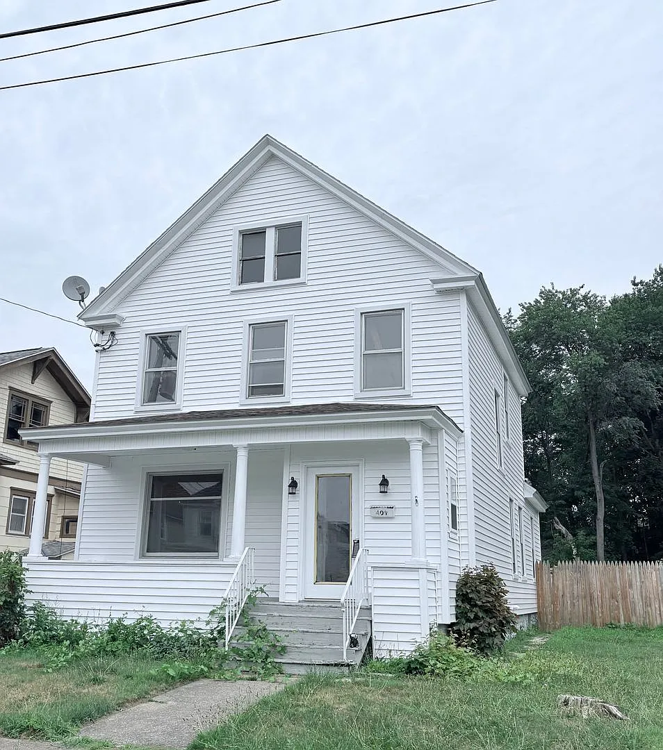 409 Healy Ave - 3 Bed 1 Bath — Photo 1