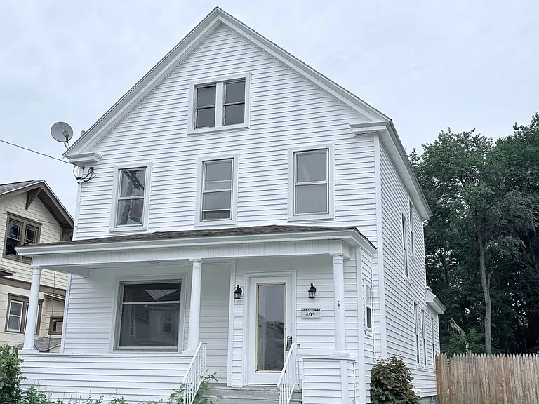 409 Healy Ave — Photo 1