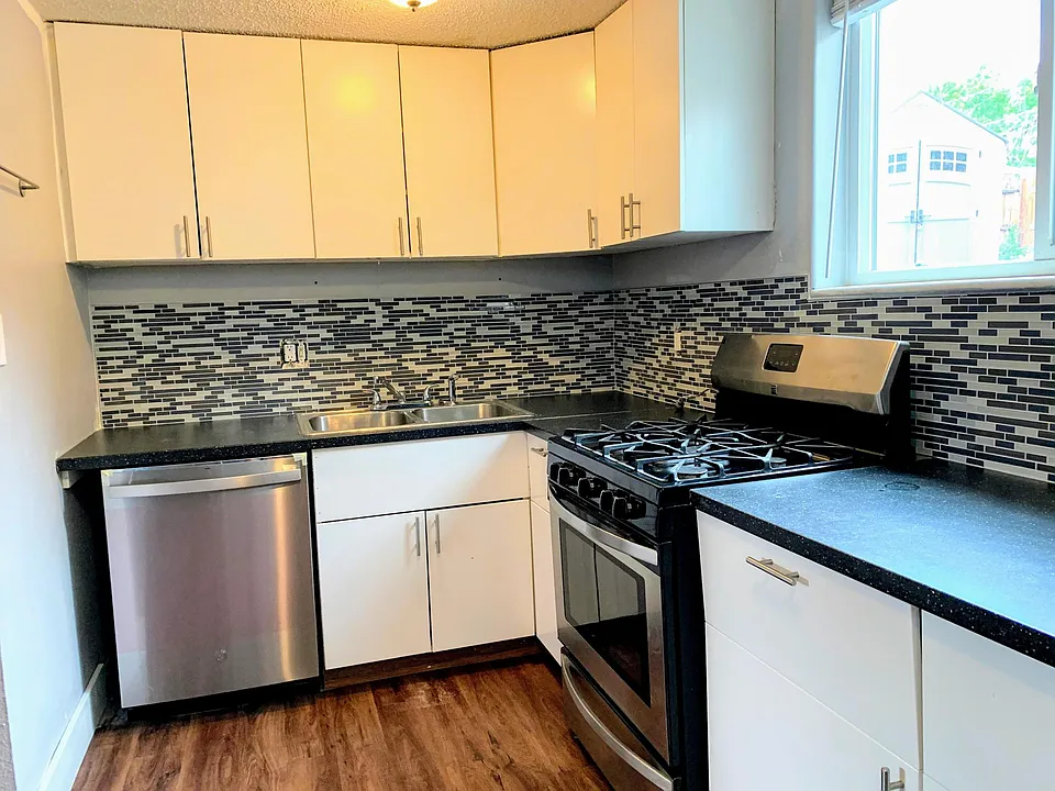 Kitchen (unfurnished)