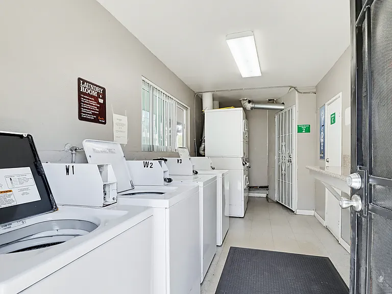 Camelot Apartments — Photo 5