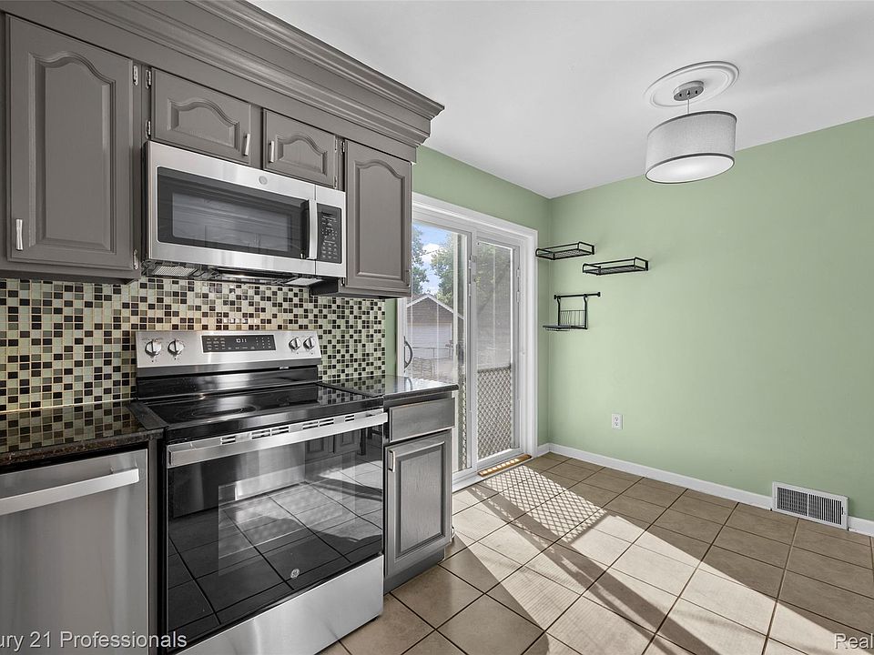 2712 N Vermont Ave, photo 16