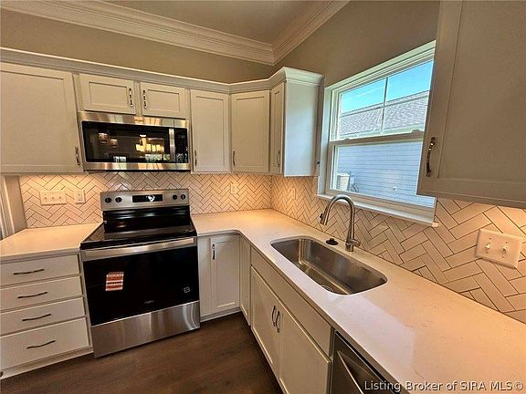 2nd image of 2113 Loop Island Way