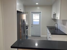 1229 N Hollywood Way, Burbank, CA