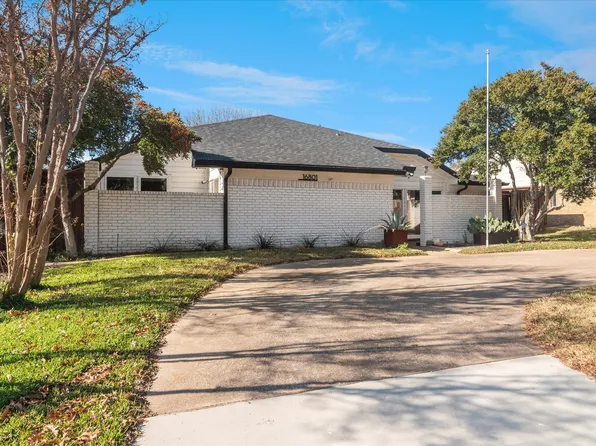 16801 Brushfield Dr, Dallas, TX 75248