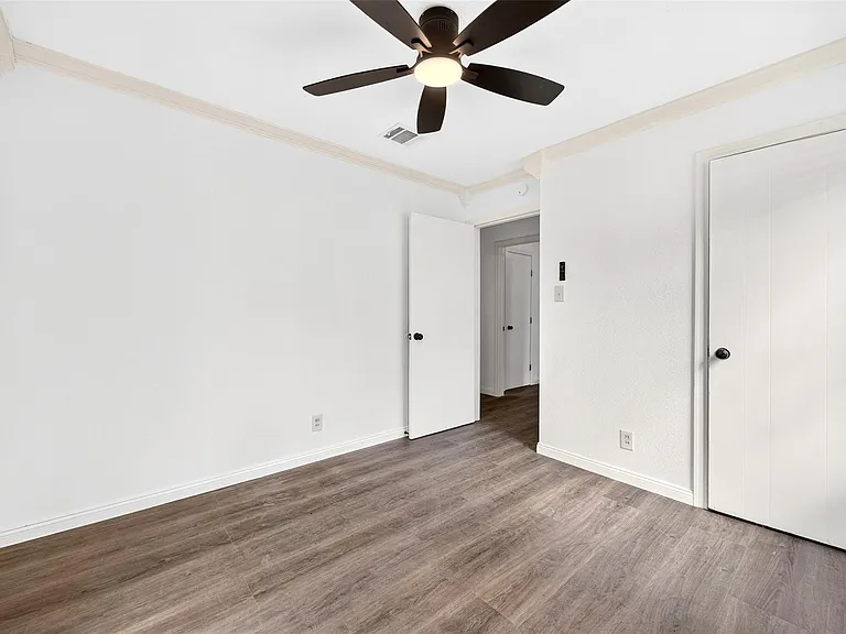 9211 Clearway Dr — Photo 27