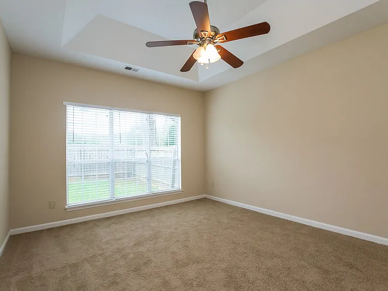 495 Anna Ave — Photo 9
