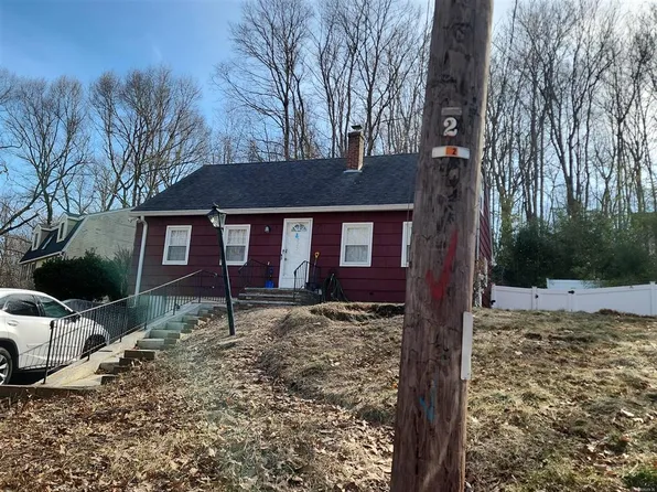 225 Golden Hill Ave, Haverhill, MA 01830