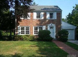 63 Cove Dr, Manhasset, NY 11030