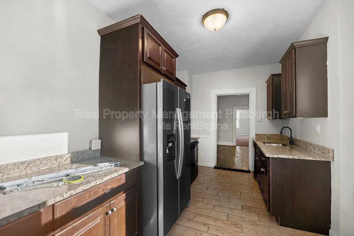 Building Photo - 3053 Brereton St #2