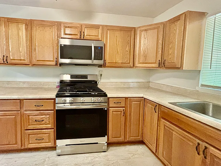 269 Florida Ave SW — Photo 8