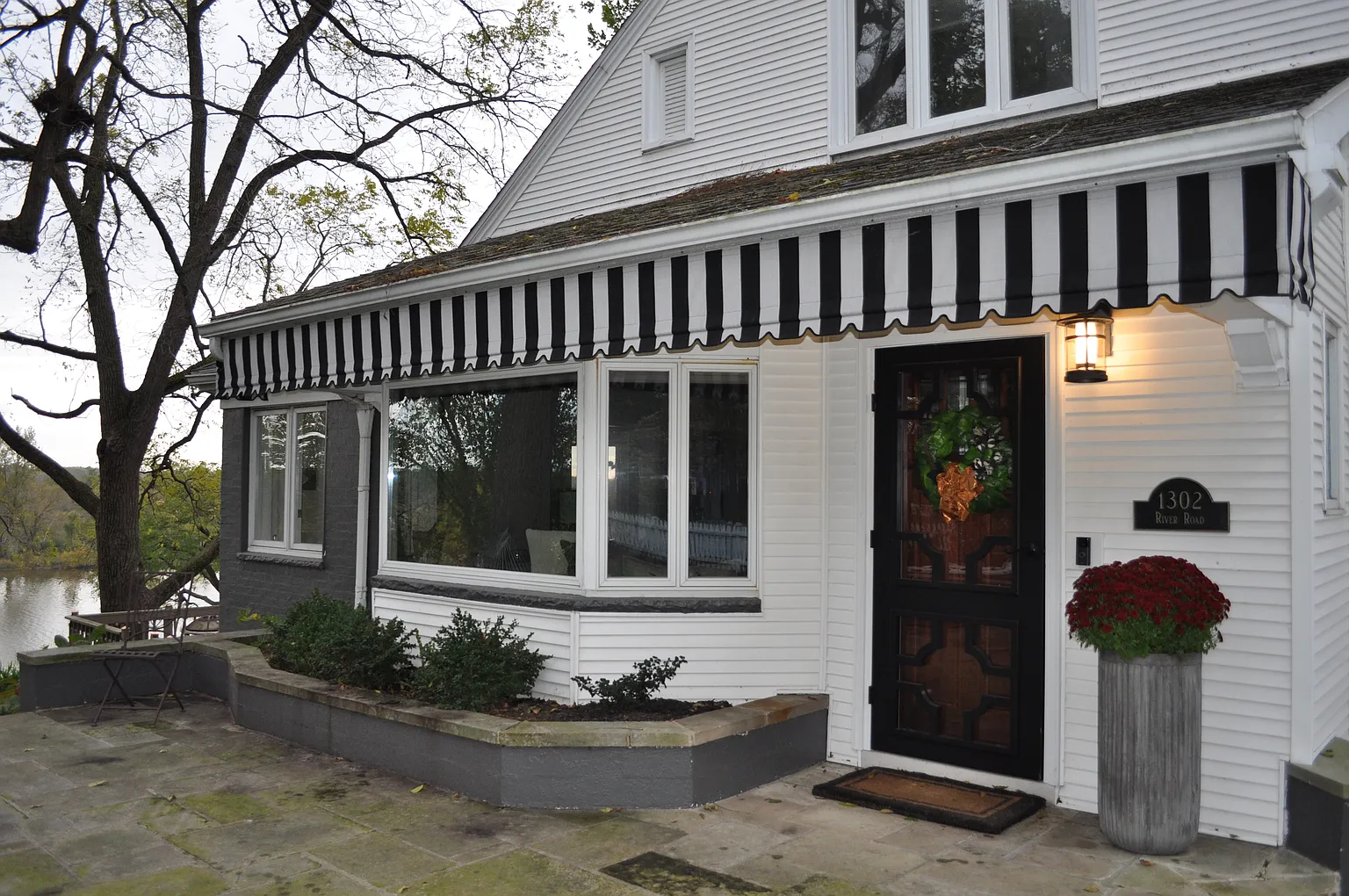 1302 River Rd photo 1