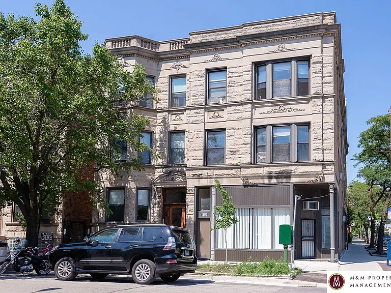 1204 Lexington — Photo 3
