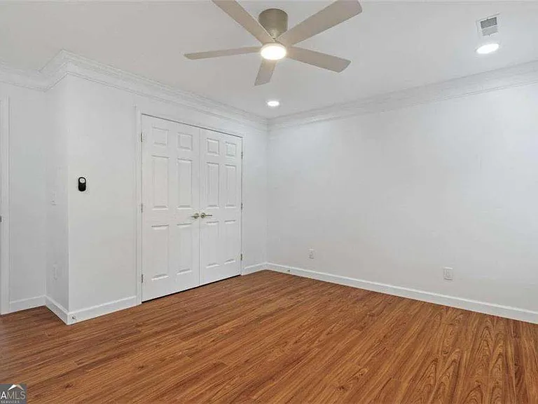 1711 Summit Glen Ln NE — Photo 40
