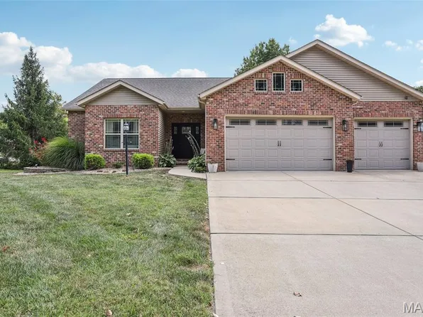 206 Edwards St, Glen Carbon, IL 62034