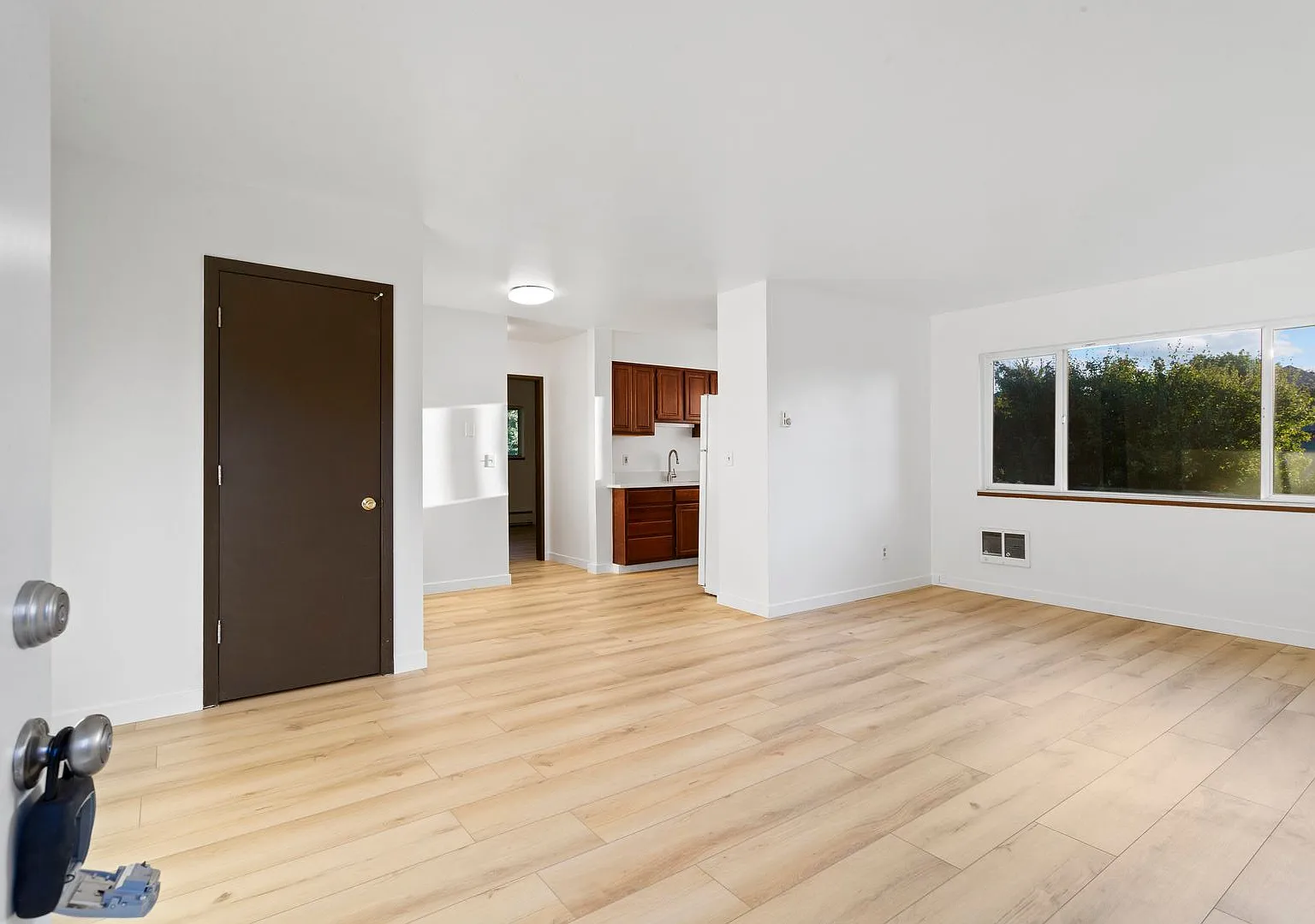 The Chateau Apartments — Photo 2
