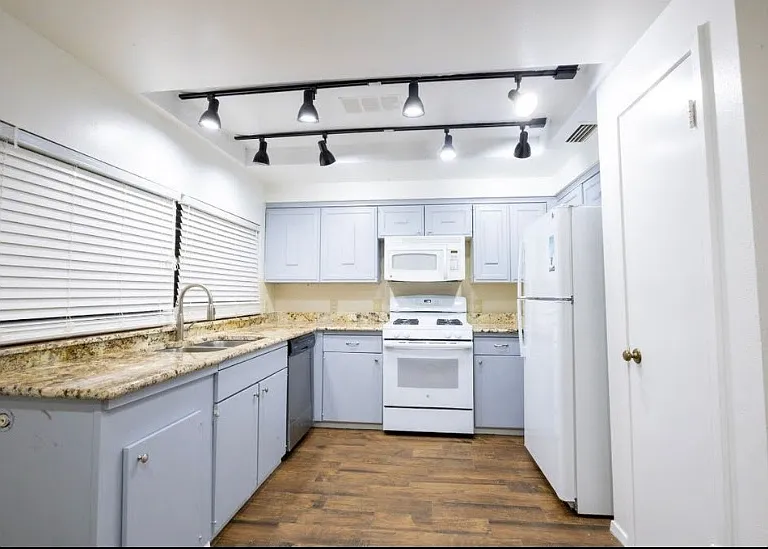 8302 El Retiro Dr — Photo 16