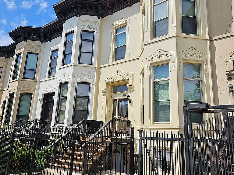 2302 W Monroe St #B — Photo 15
