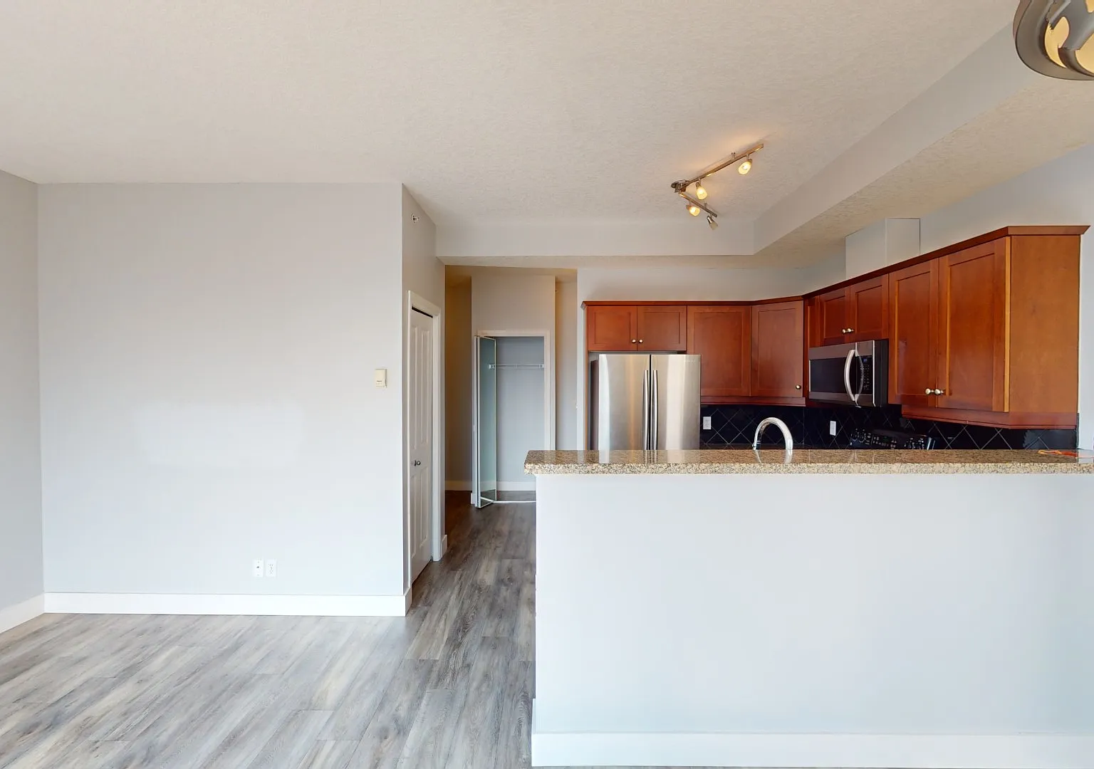 812 - 1053 10 Street SW — Photo 4