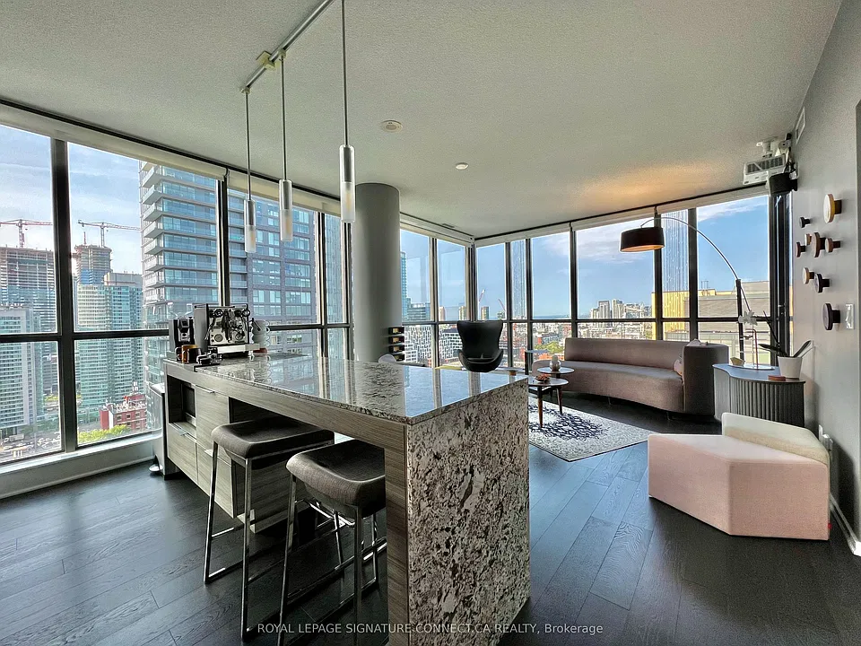 8 Charlotte St #2107