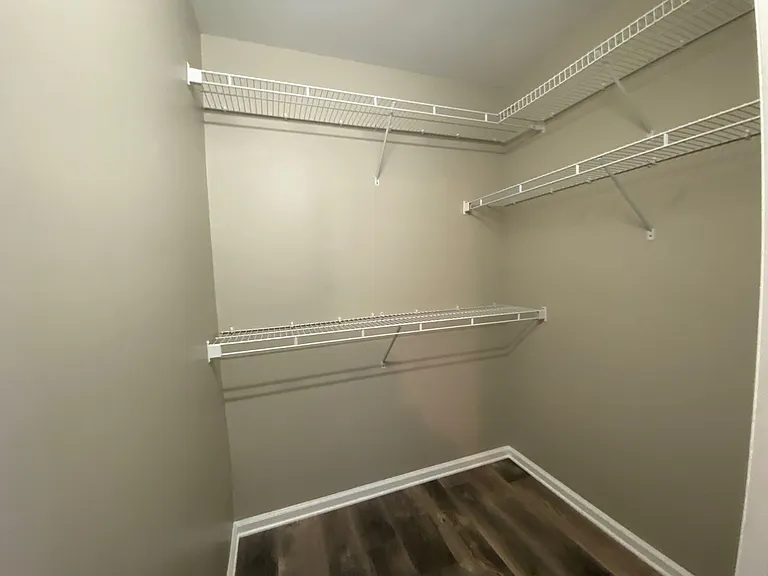 1350 Hathshire Dr — Photo 21