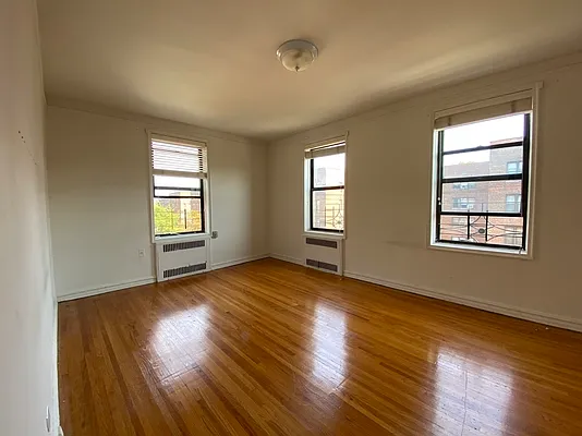 Rented by Contact Realty | media 4