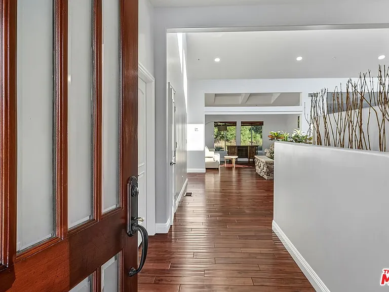 3699 Kanan Rd — Photo 3