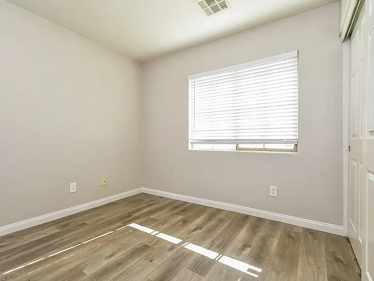 3577 Chelsea Grove St — Photo 13