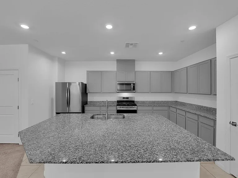 2610 Aversa St — Photo 5