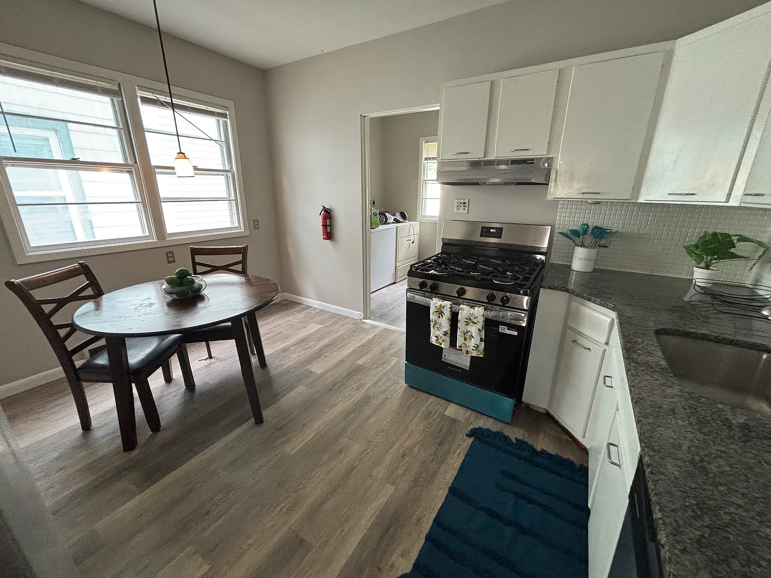 7 bed, 2728 sqft, $5,250 — Photo 3
