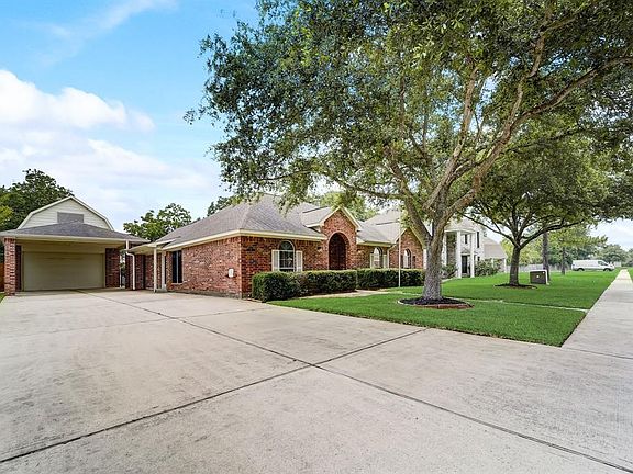 2nd image of 331 Primrose Lane