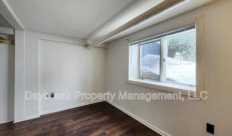 1121 2nd Ave S #5 — Photo 4