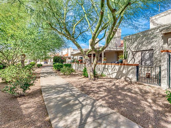 COMMUNITY WALKING PATHS