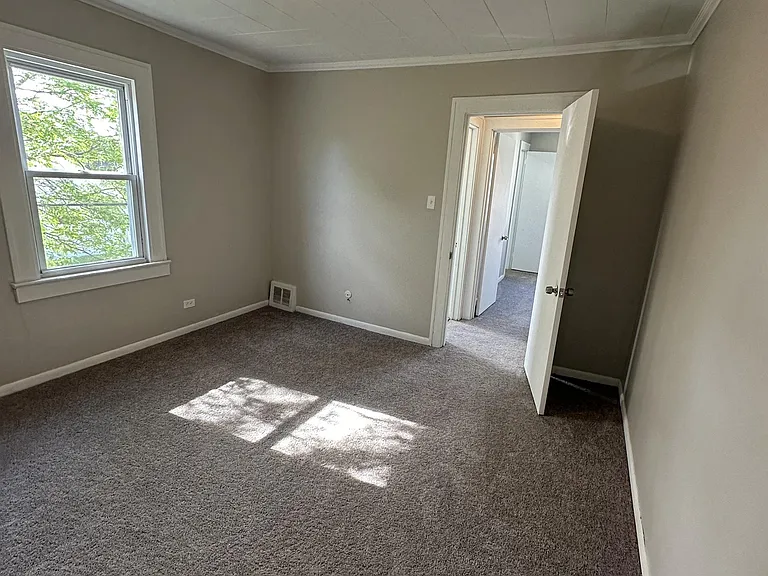 11021 Western Ave — Photo 34