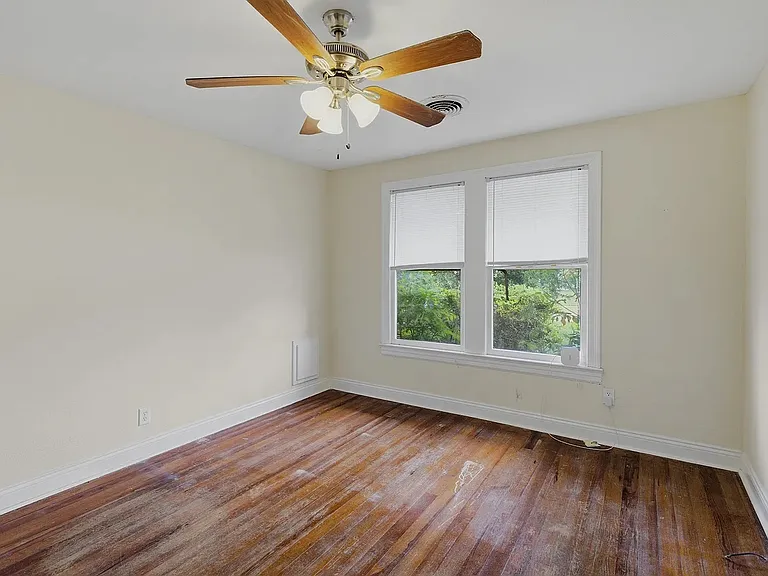 146 Lucille St — Photo 5