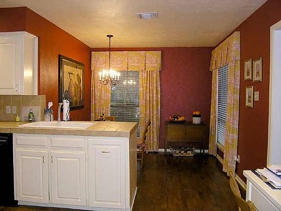 4th image of 3808 N Shadycreek Dr