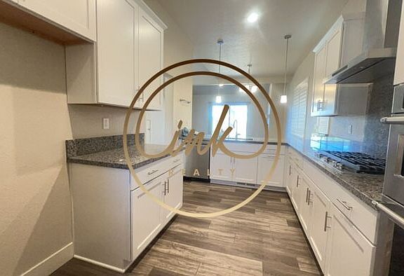 3rd image of 439 Dubois Ln
