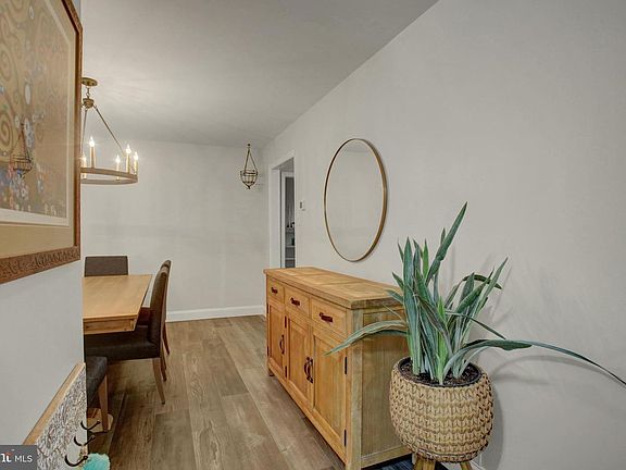 2nd image of 13 Victoria Way