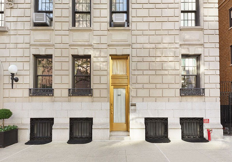 1st image of 840 Park Ave APT 1A