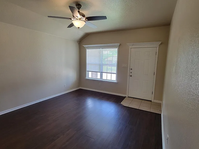 1001 Leah Dr #B — Photo 13