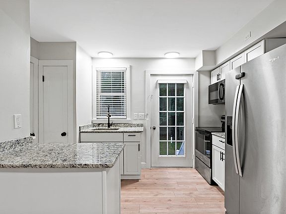 5th image of 311 Winthrop St