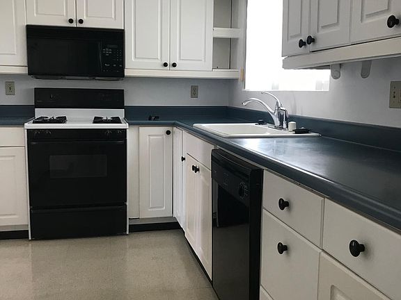3rd image of 1719 Lemon Heights Dr