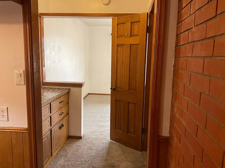 2721 Jefferson St — Photo 8