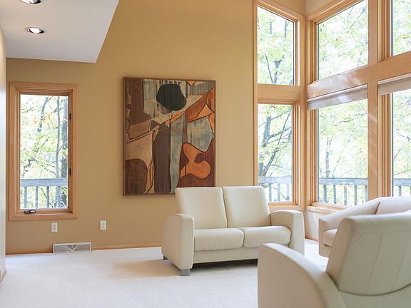 5th image of 705 NE 6th Ave