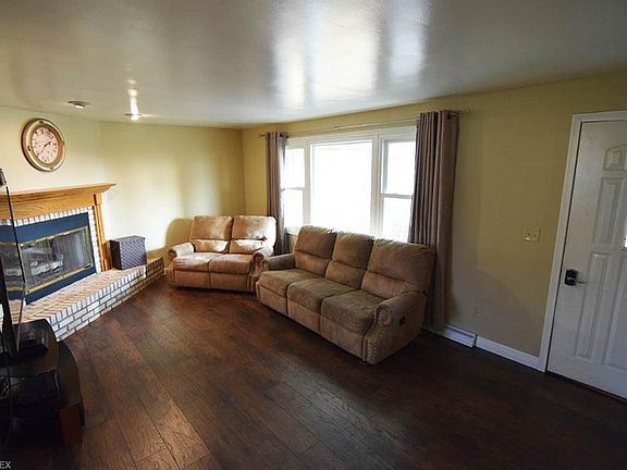 4th image of 6027 Peach St