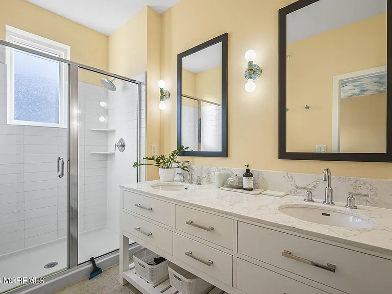 300 Asbury Ave #14 — Photo 21