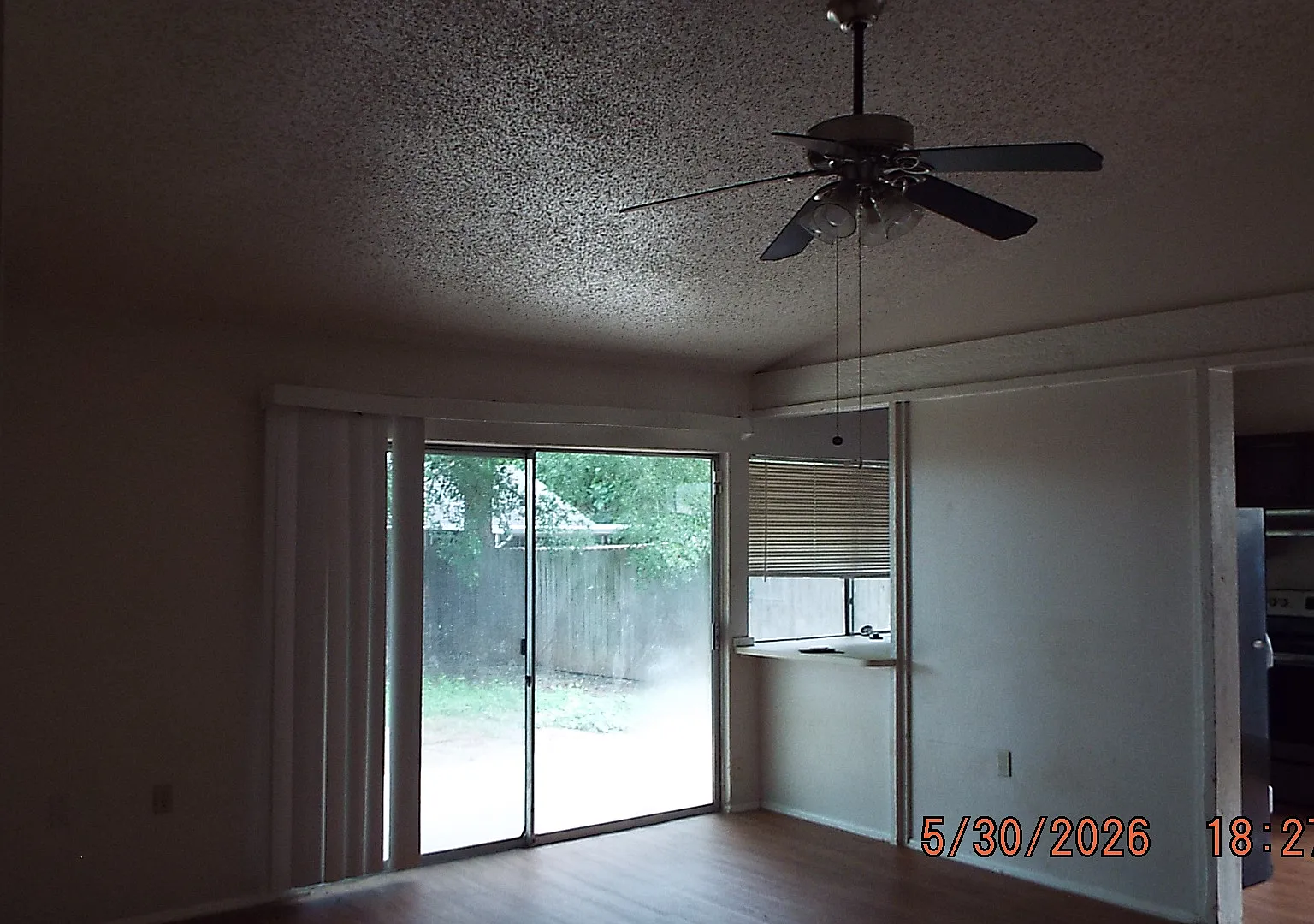 3 bed, 1140 sqft, $1,645 — Photo 3